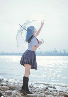 男人边吃奶摸下的激烈视频